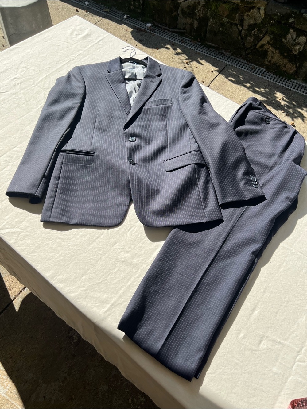Tommy Hilfiger 100% Wool Navy Pinstripe 2 Piece Suit 33W